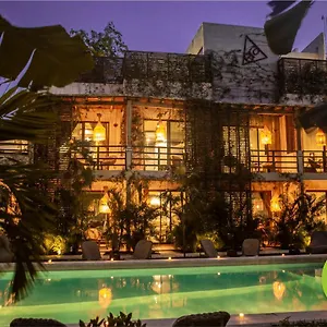 Era & **** Tulum Pueblo